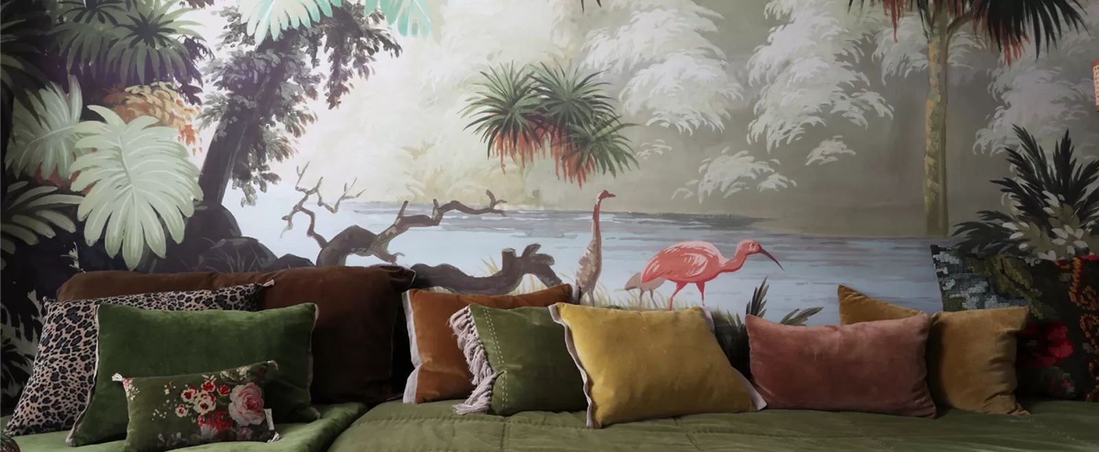 Papier peint panoramique : un théâtre intérieur en couleurs